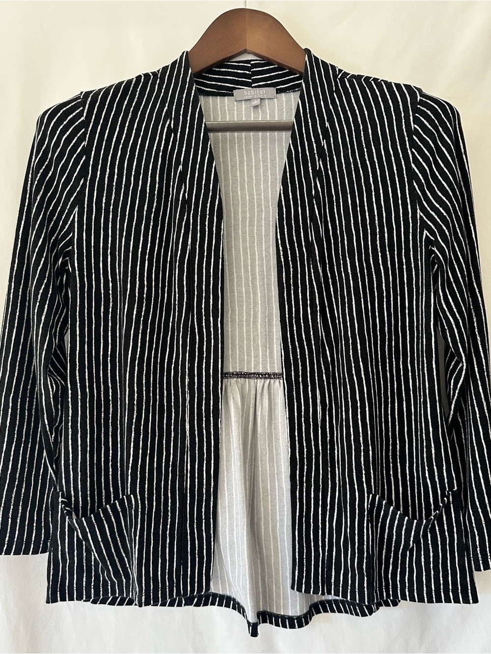 NWOT Habitat Cardigan Size Small